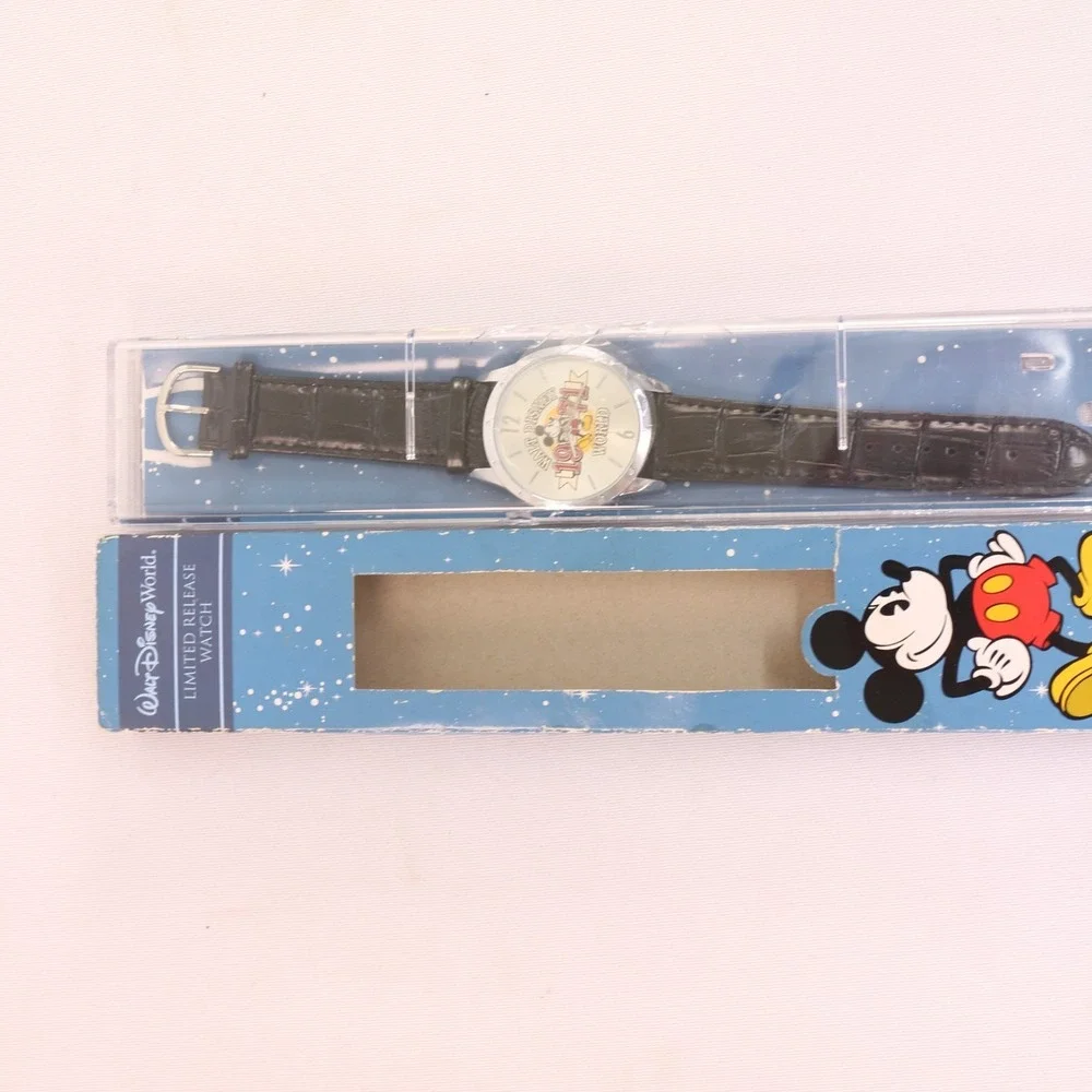 Walt Disney World Mickey Mouse Watch NIB Limited Release Analog Leather Strap